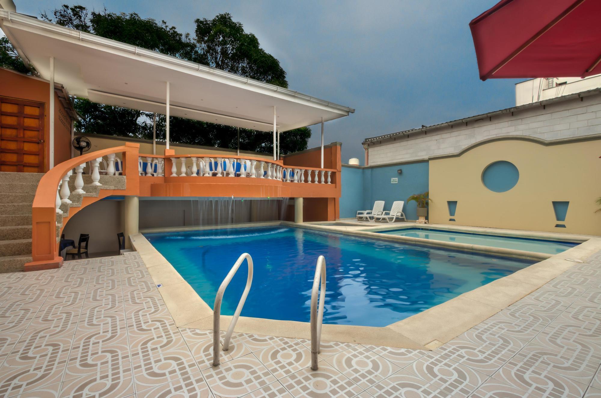 Hotel Puerta De Oro
